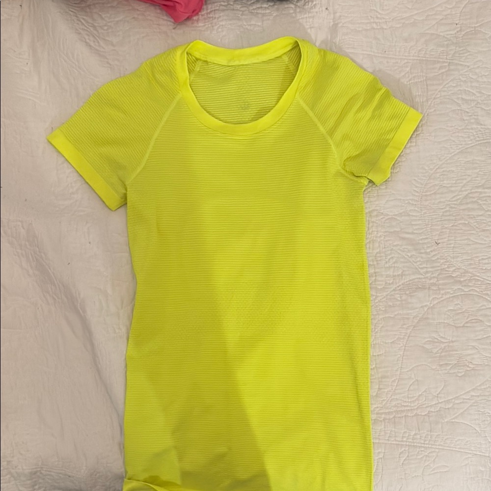 Lulu shirt Swiftly tech hip length
